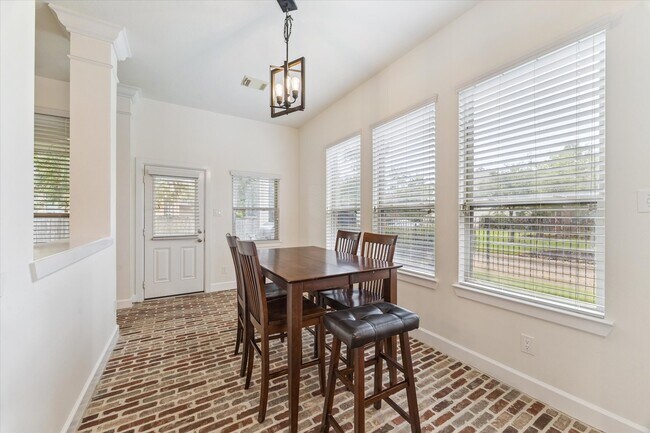 Building Photo - 11 Knotwood Ct