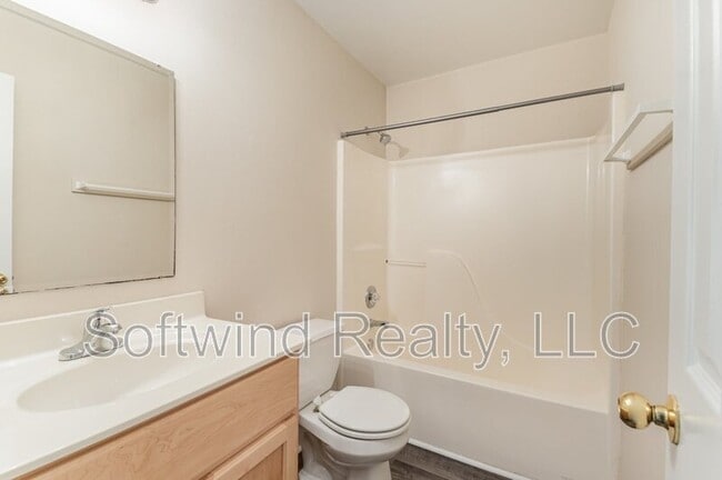 Building Photo - 1519 Elmwood Ave