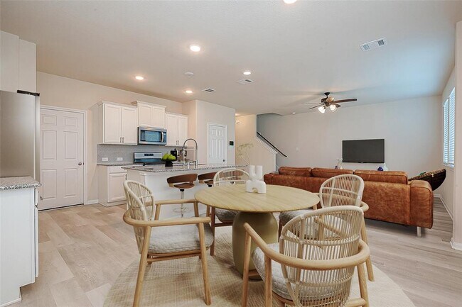 Building Photo - 26030 Drover Sky Ct
