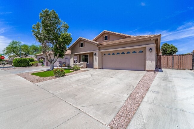 Building Photo - Your Goodyear Retreat Awaits – Updated 4BR...