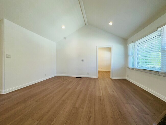 Building Photo - 5148 Otis Ave