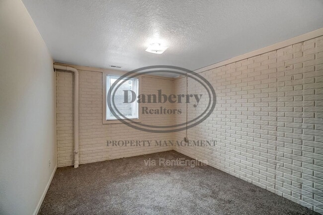 Building Photo - 3612 Willow Run Dr