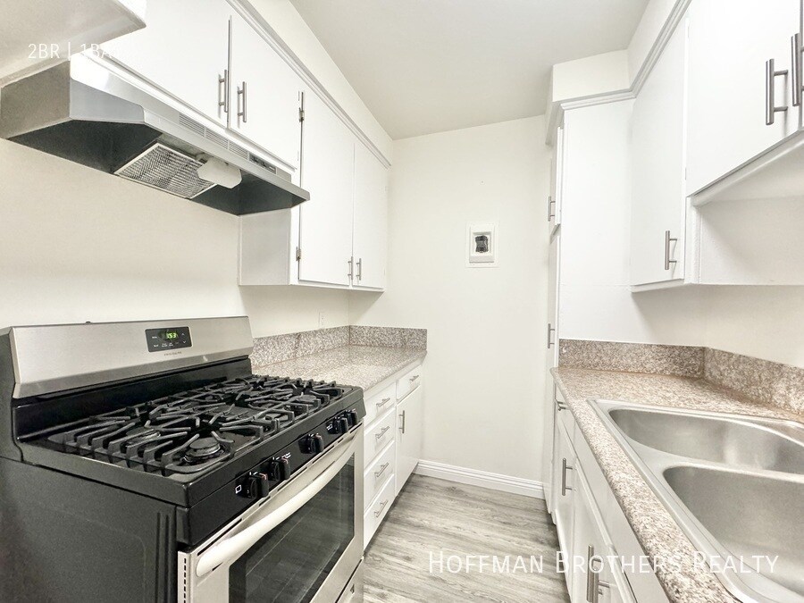 Building Photo - 1145 Elden Ave