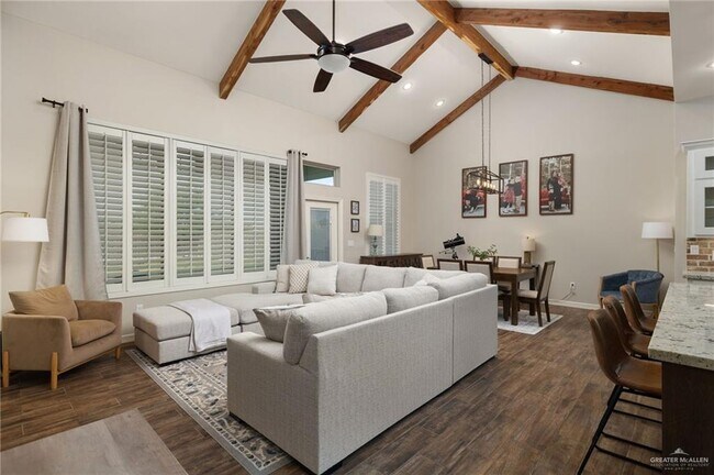 Building Photo - 18 Windsor St