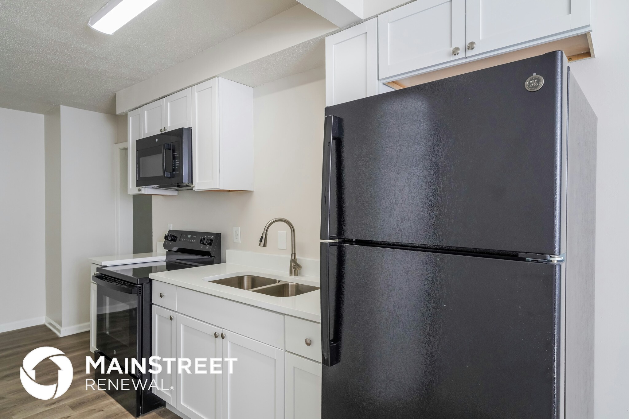 Building Photo - 323 N 43rd St
