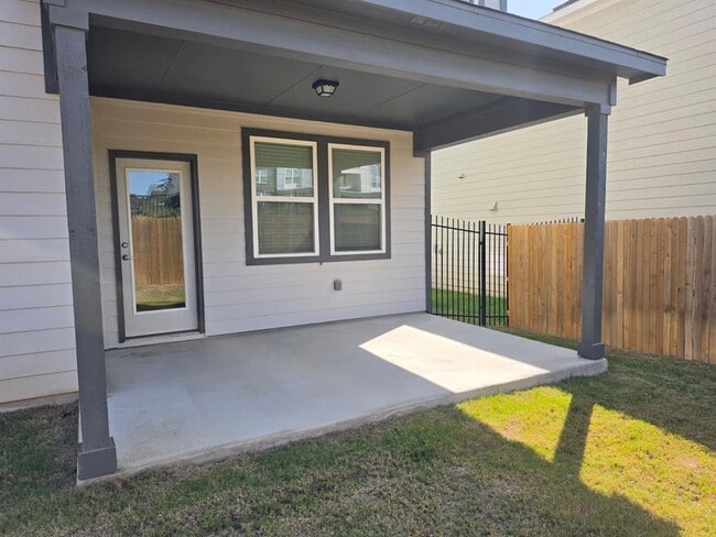 Building Photo - 2913 Tavern Dr