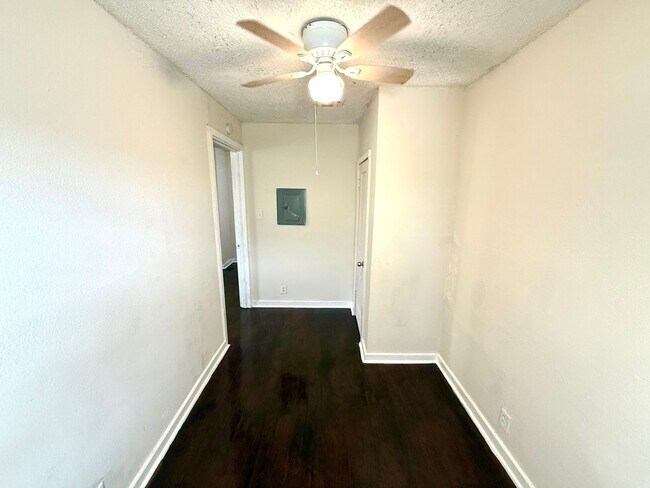 Building Photo - 617 S Palmetto St