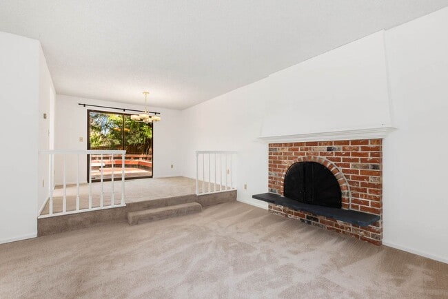 Building Photo - 10716 NE 144th Ct