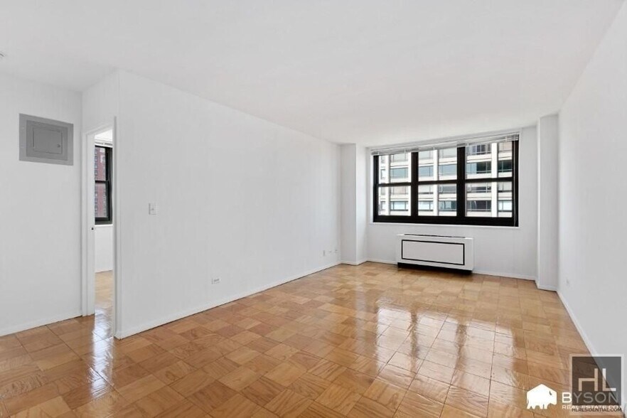 Building Photo - E. 72nd St., Upper East Side, Manhattan | 1 Bed, 1 Bath, Doorman, Gym, Q Train