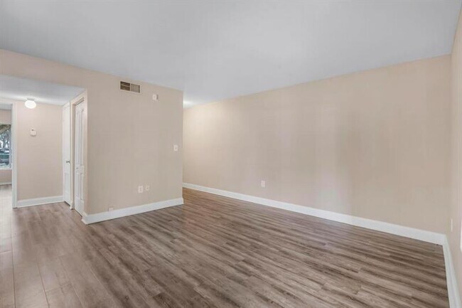 Building Photo - 2350 NW 33rd St