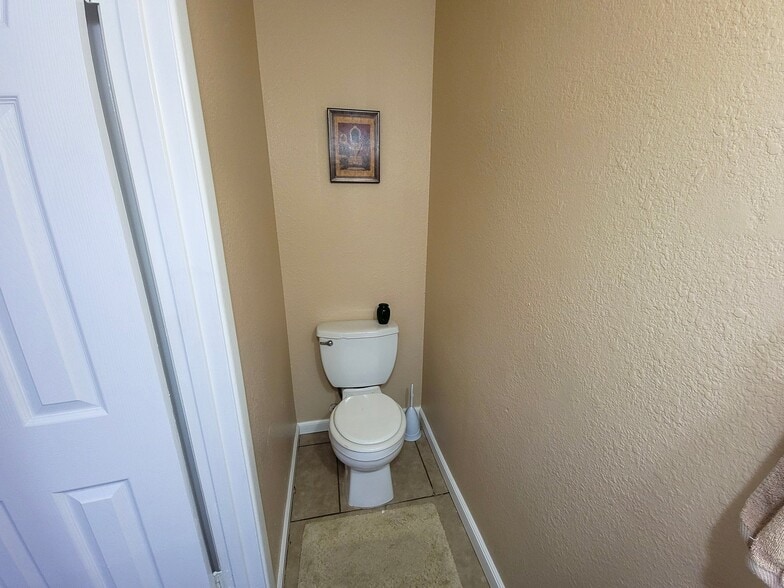 Building Photo - 286 W Palomino Dr