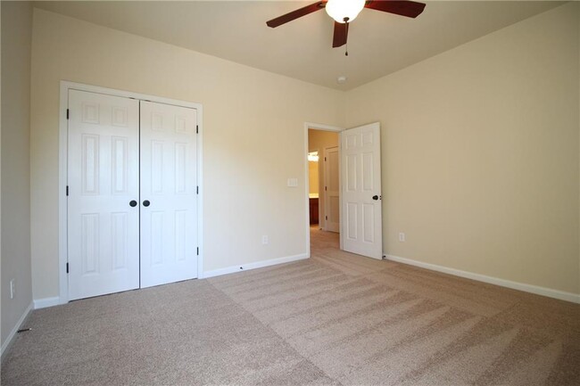 Building Photo - 13294 Kemper Rd