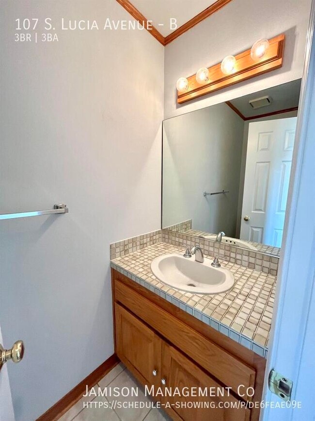 Building Photo - 107 S Lucia Ave