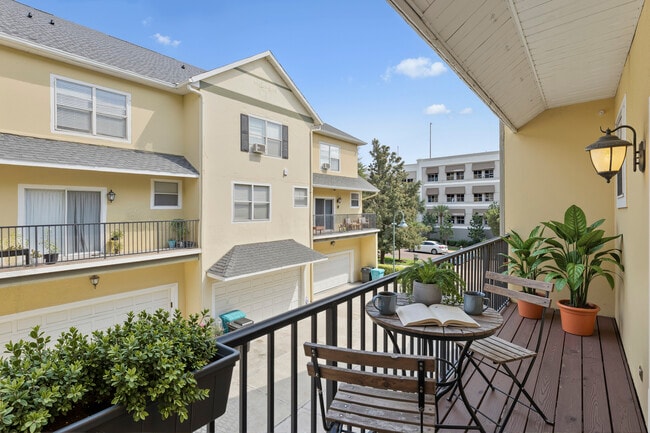 Building Photo - 11 W Harding St