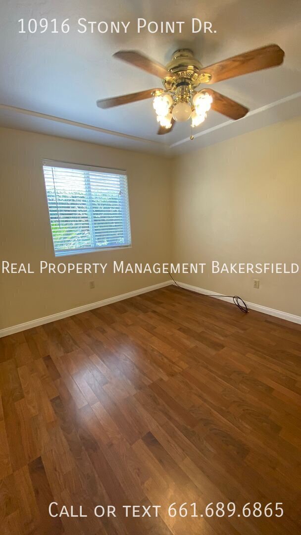 Building Photo - 10916 Stony Point Dr