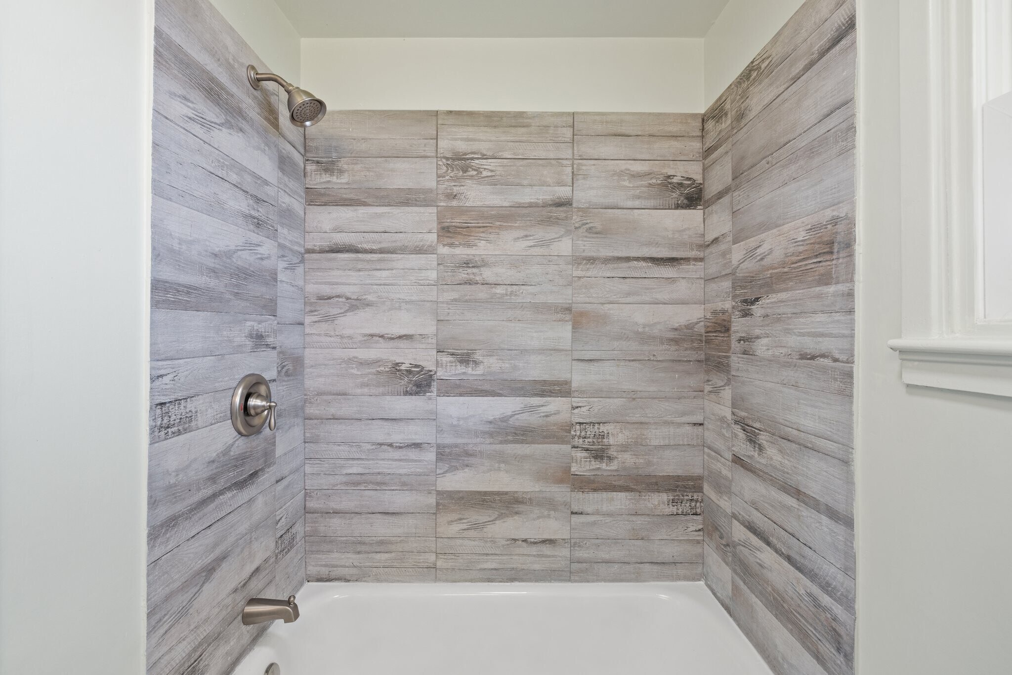 Building Photo - 389 Thompson St