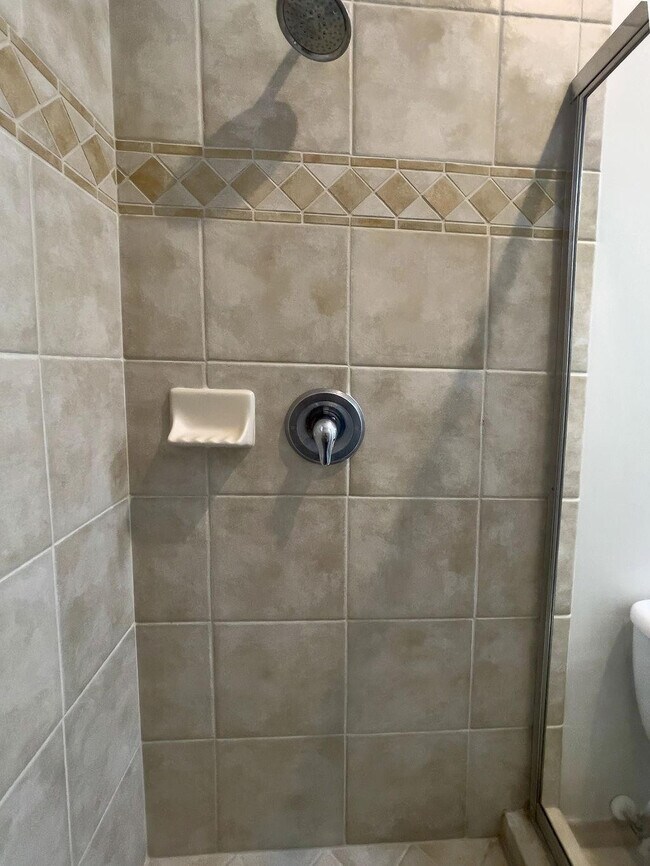 Building Photo - 2343 Vintage Dr