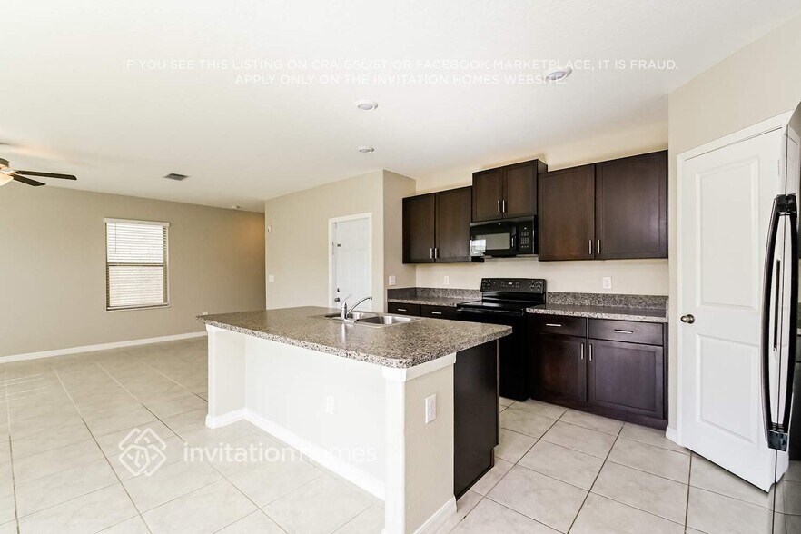 Building Photo - 7255 King Crk Dr