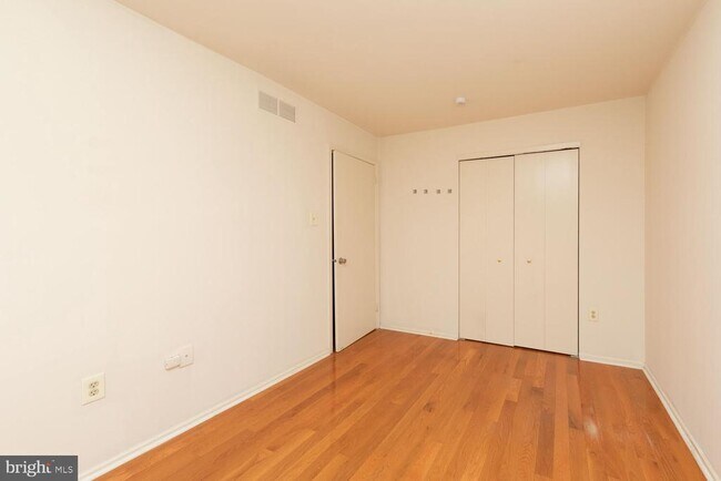 Building Photo - 215 N 23rd St