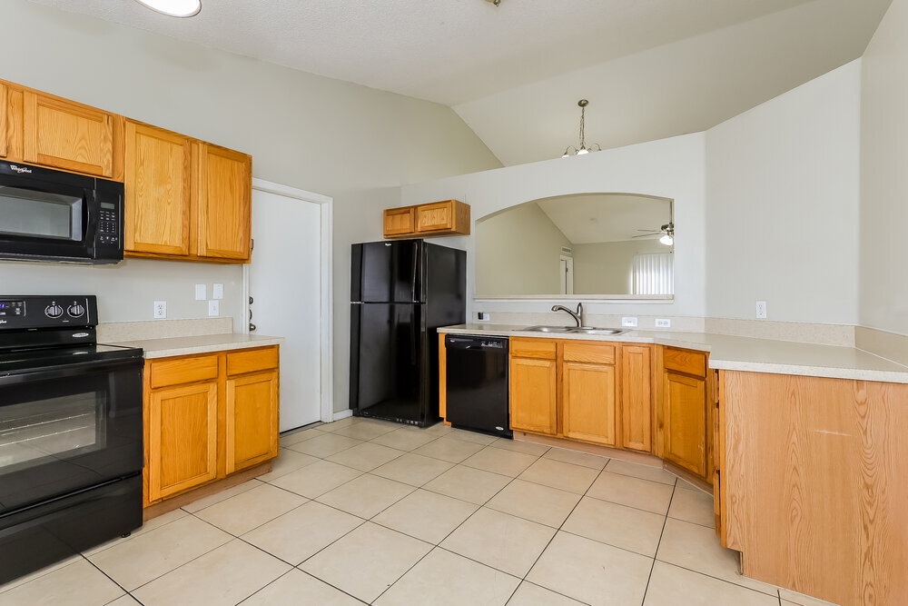 Building Photo - 235 Lobelia Dr