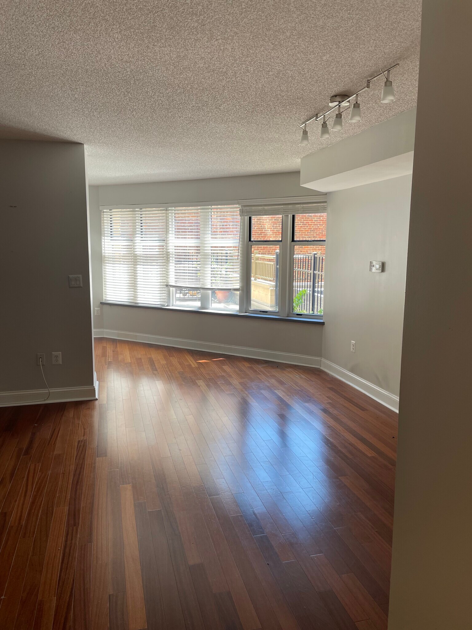 Building Photo - 1150 K St NW