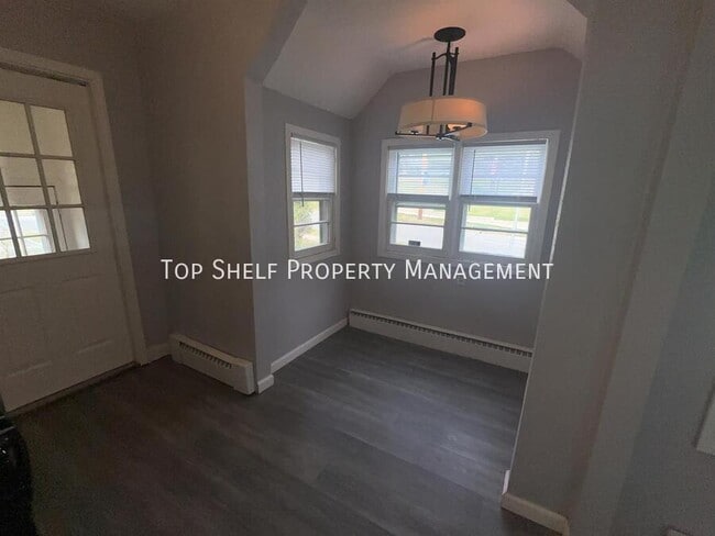 Building Photo - 116 Park Ave