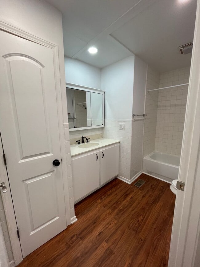 Building Photo - Adorable Chickamauga House