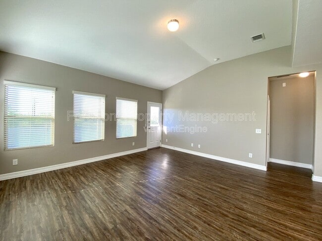 Building Photo - 1206 Ranch Falls