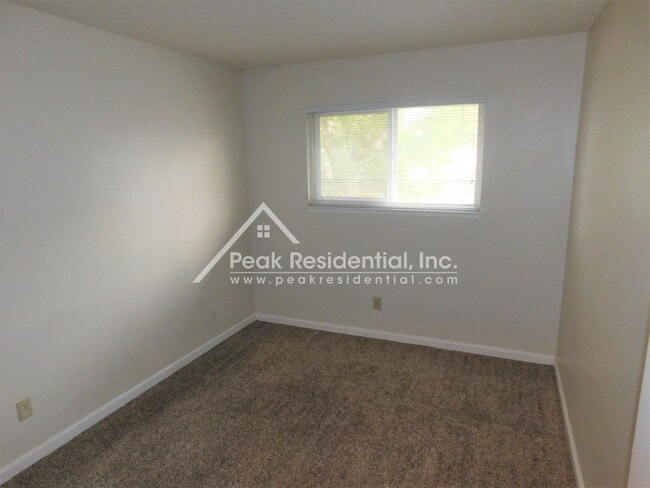 Building Photo - Updated 3bd/1.5ba Rancho Cordova Duplex