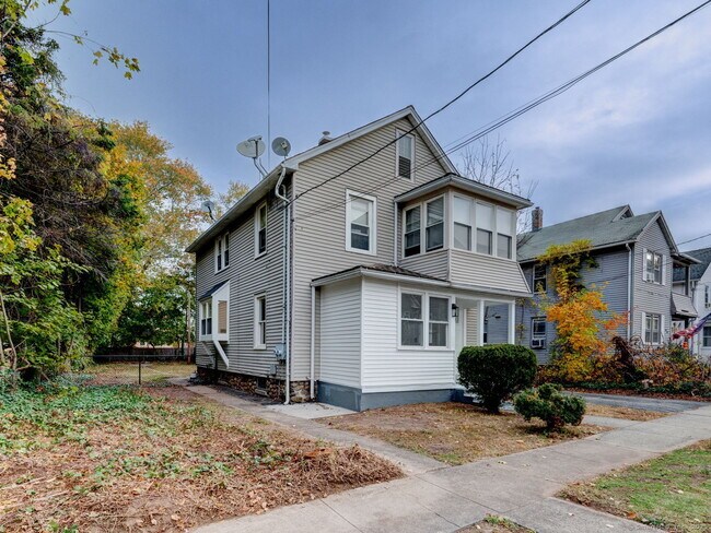 Building Photo - 44 Wallace Row