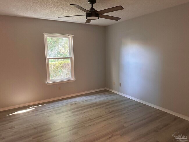 Building Photo - 2299 Scenic Hwy