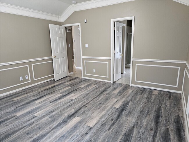 Building Photo - 27182 Kings Manor Dr S