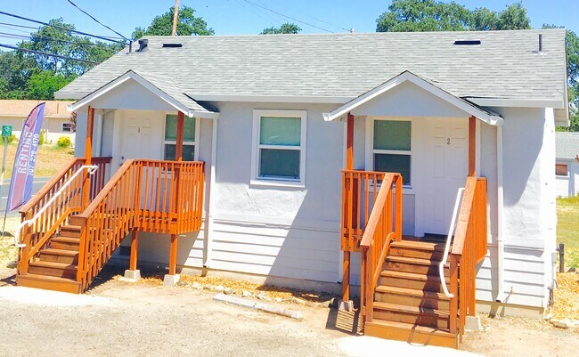 Building Photo - 4550 Lakeshore Blvd