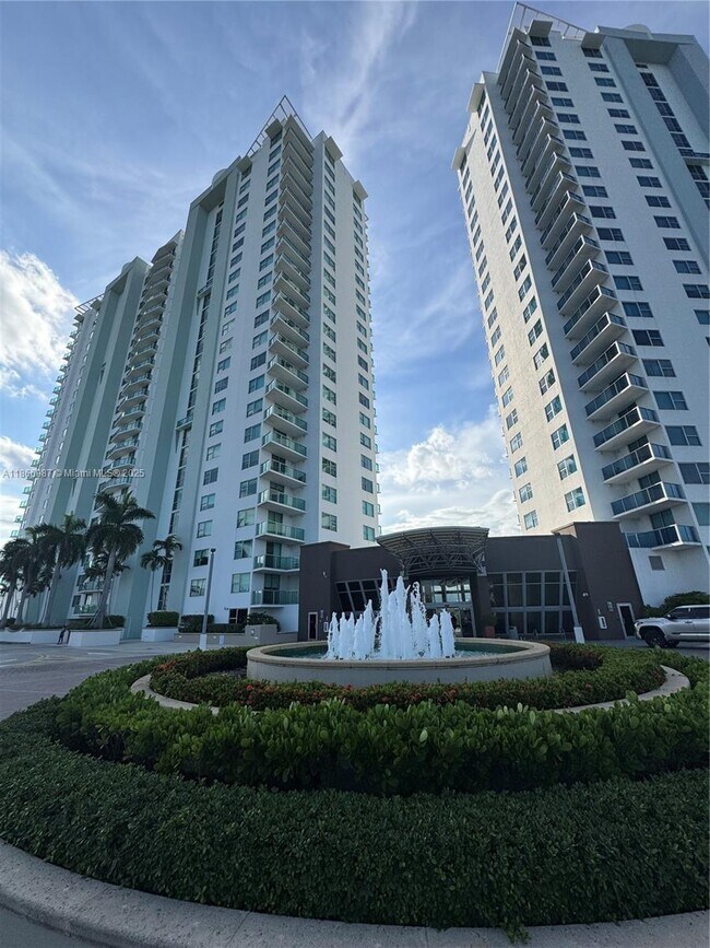 Building Photo - 2681 N Flamingo Rd