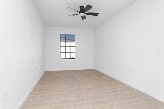Building Photo - 16016 Green Manor Dr