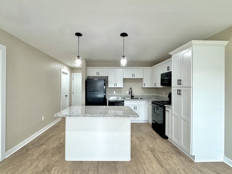 Building Photo - Hidden Pointe Apartments