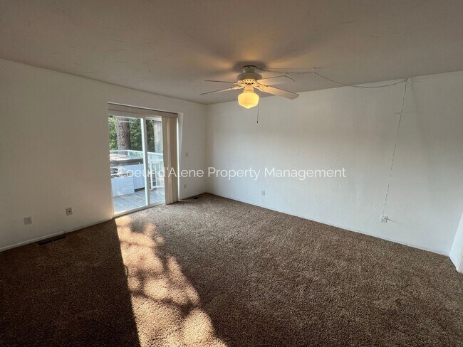 Building Photo - 2+ bed, 2 bath house on the Spokane River!