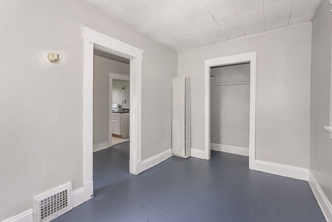 Building Photo - 3555 W 67th St