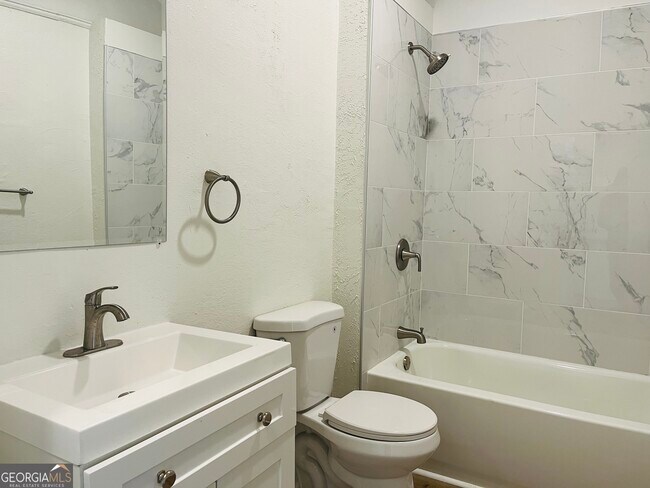 Building Photo - 410 Alford St