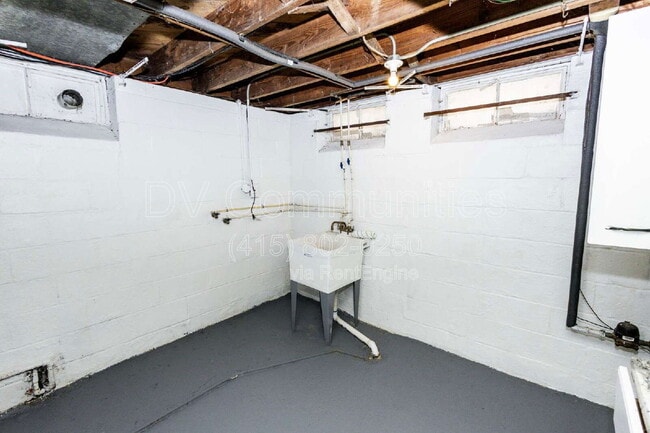 Building Photo - 14147 Pease Rd