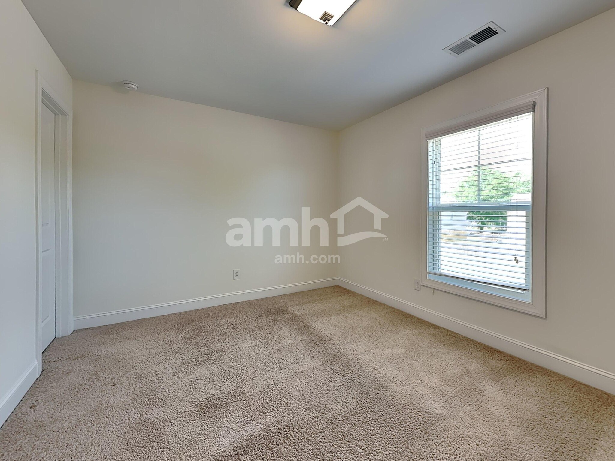 Building Photo - 105 Shore Pine Dr