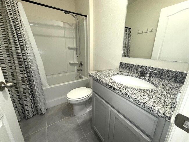 Building Photo - 1329 Derry Ave