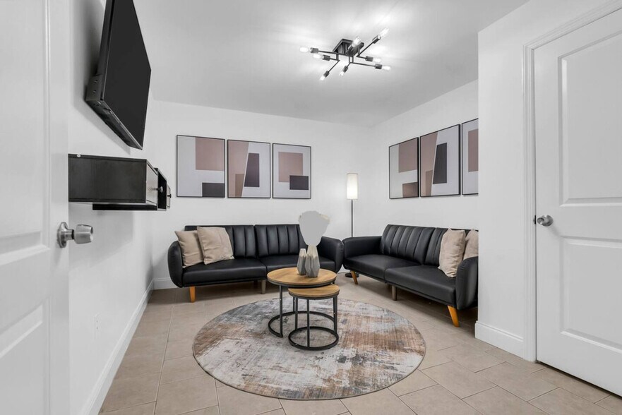 Building Photo - 24 Highland St