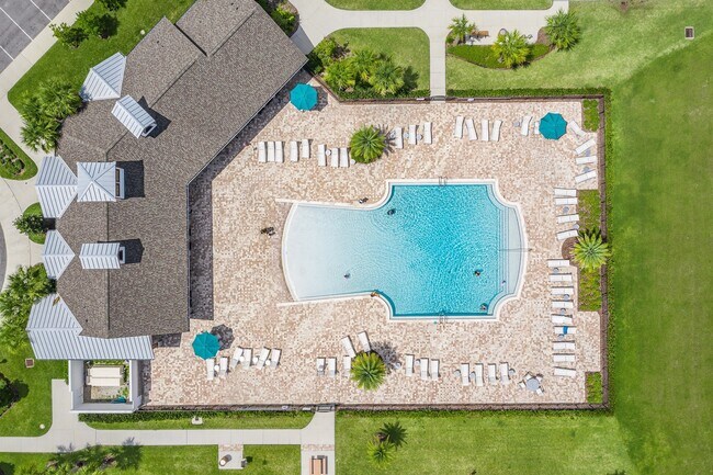 Building Photo - MOVE IN SPECIAL- Energy Efficient 3/3 Townhome w/ 2 Car Garage Near Lake Nona