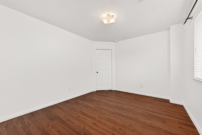 Building Photo - 5943 Stockholm Ct