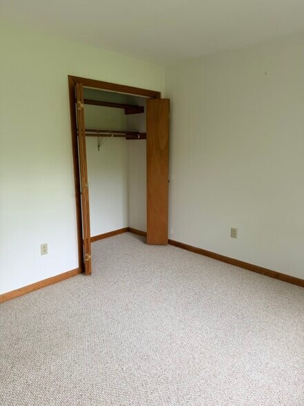 Building Photo - 141 Shirley Cir