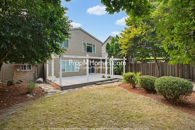 Building Photo - 23858 SW Pinecone Ave
