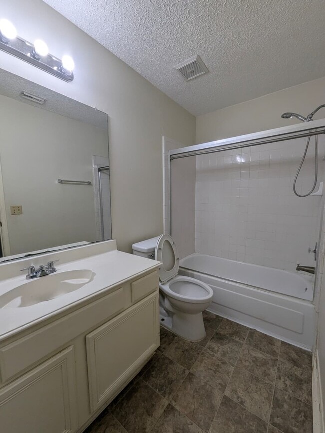 Building Photo - 827 Coral Tree Pl