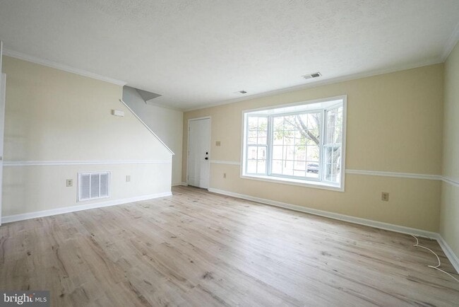 Building Photo - 326 Banbury Terrace