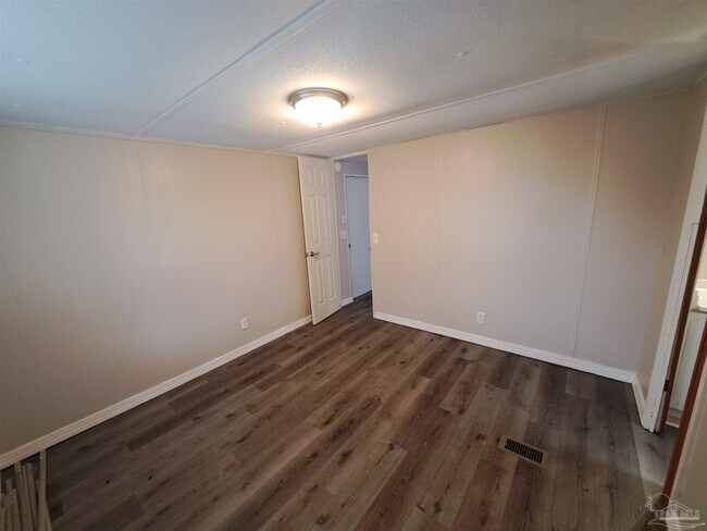 Building Photo - 2821 Hillcrest Ave